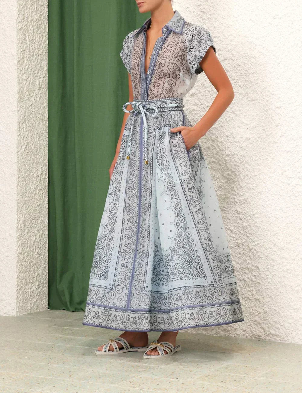 Aliyah - Elegant Paisley Maxi Dress